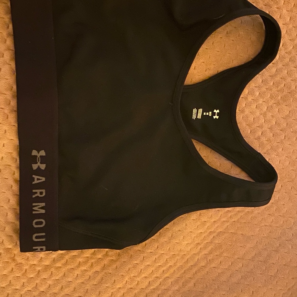 Under Armour Sz M Black Racerback Sports Bra